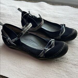 Stylish Black and Gray Women's Shoes